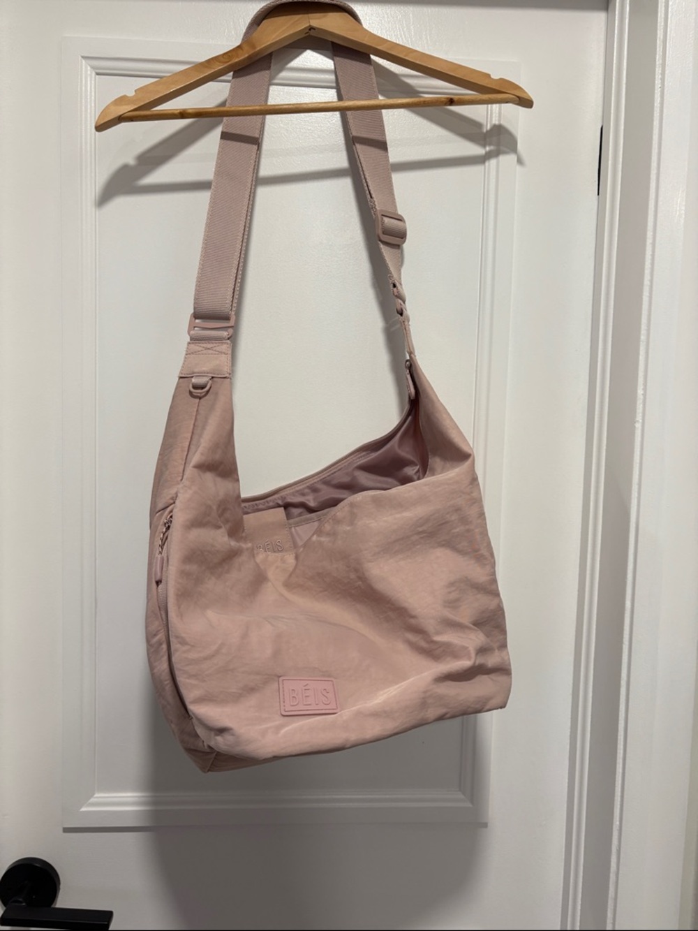 BEIS crescent catchall bag - Picture 3 of 11